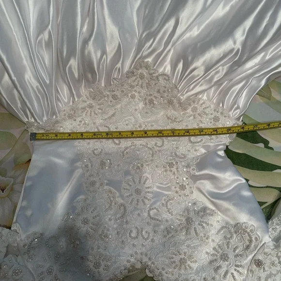 Alfred Angelo  Lace Vintage Bridal Gown - Picture 5 of 16